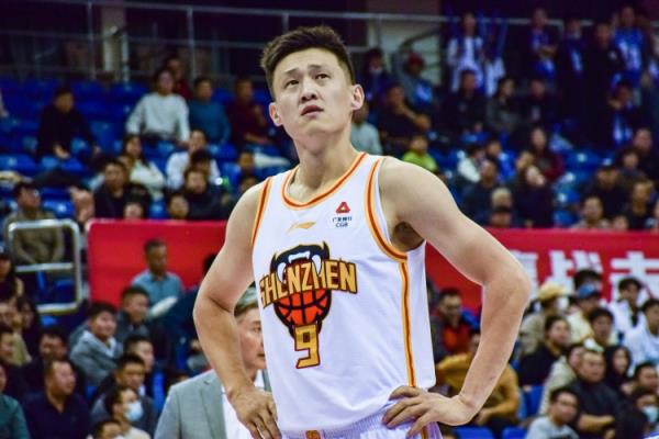 教练教你打篮球!周鹏13中10砍24分&生涯总得分升历史第十三! 教练教你打篮球!周鹏13中10砍24分&生涯总得分升历史第十三!